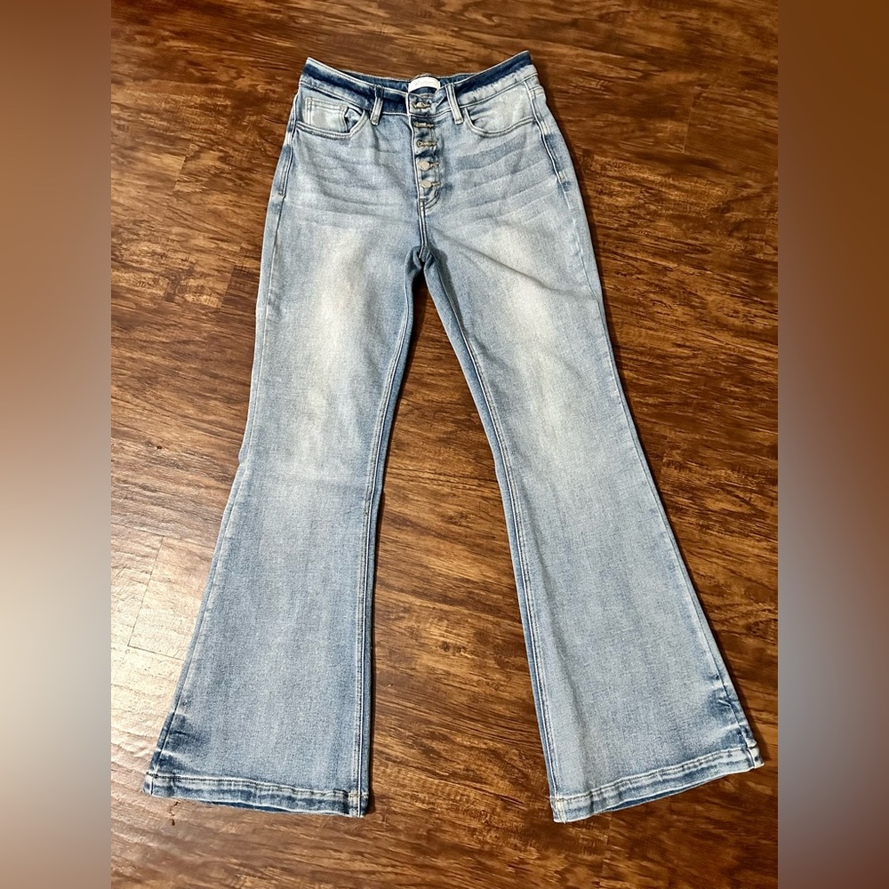 Kancan signature jeans. High rise, flare size 29.